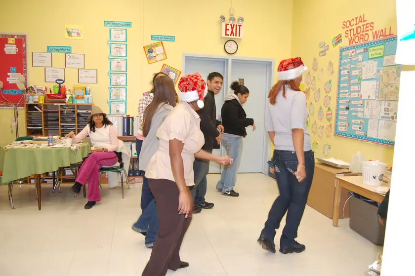 Gorros de Navidad y un baile en línea